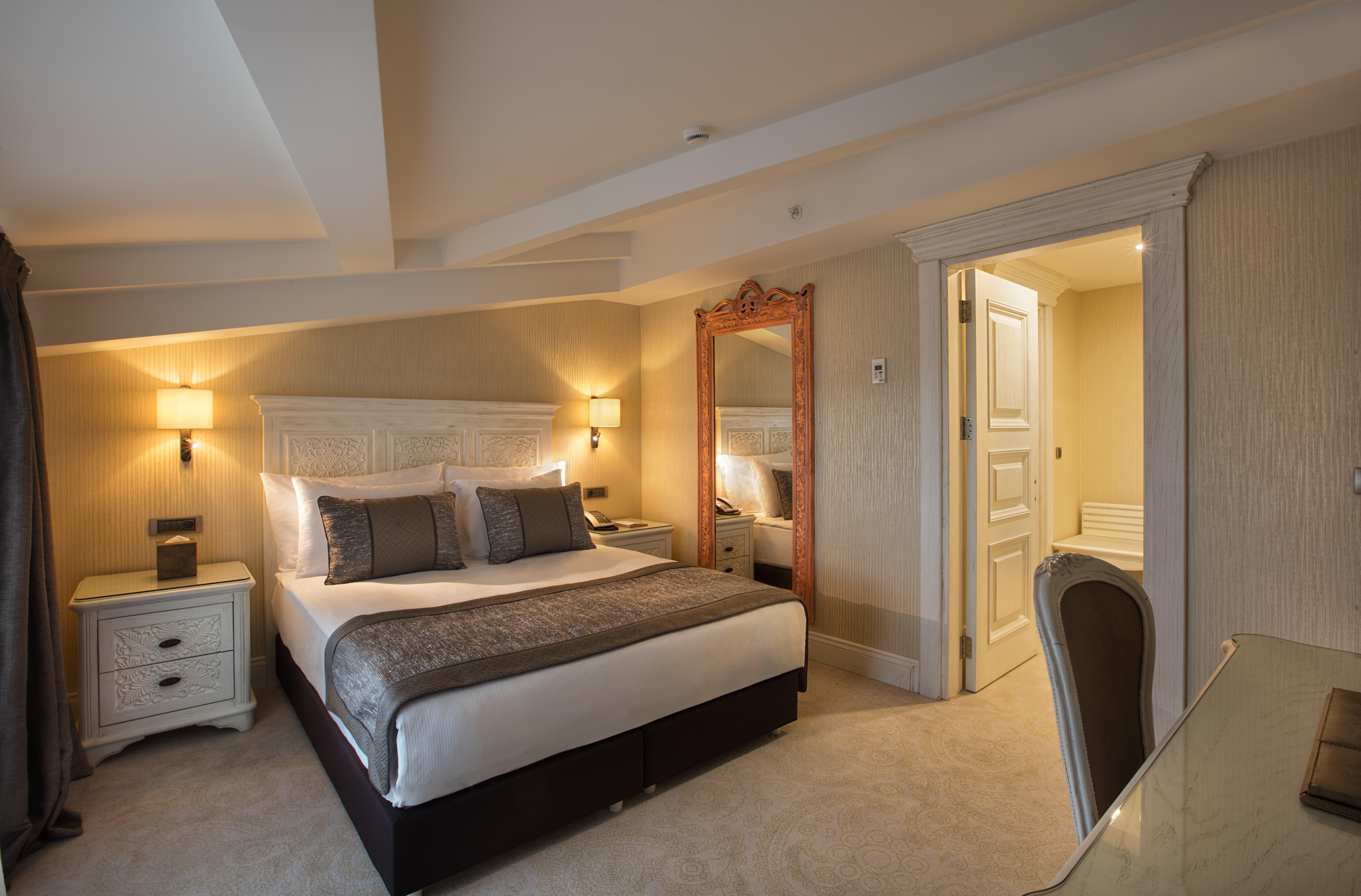 Ottoman'S Life Hotel Deluxe Istanbul Ngoại thất bức ảnh A bedroom at the hotel